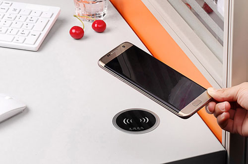 無(wú)線(xiàn)充電器和手機(jī)相比哪個(gè)輻射更大？